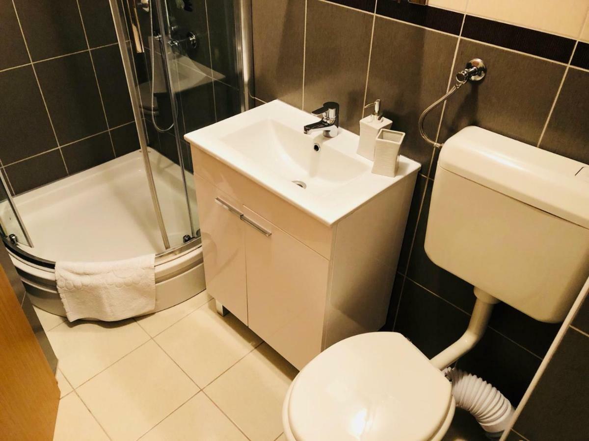 Apartman Stevic Pisak Exteriör bild