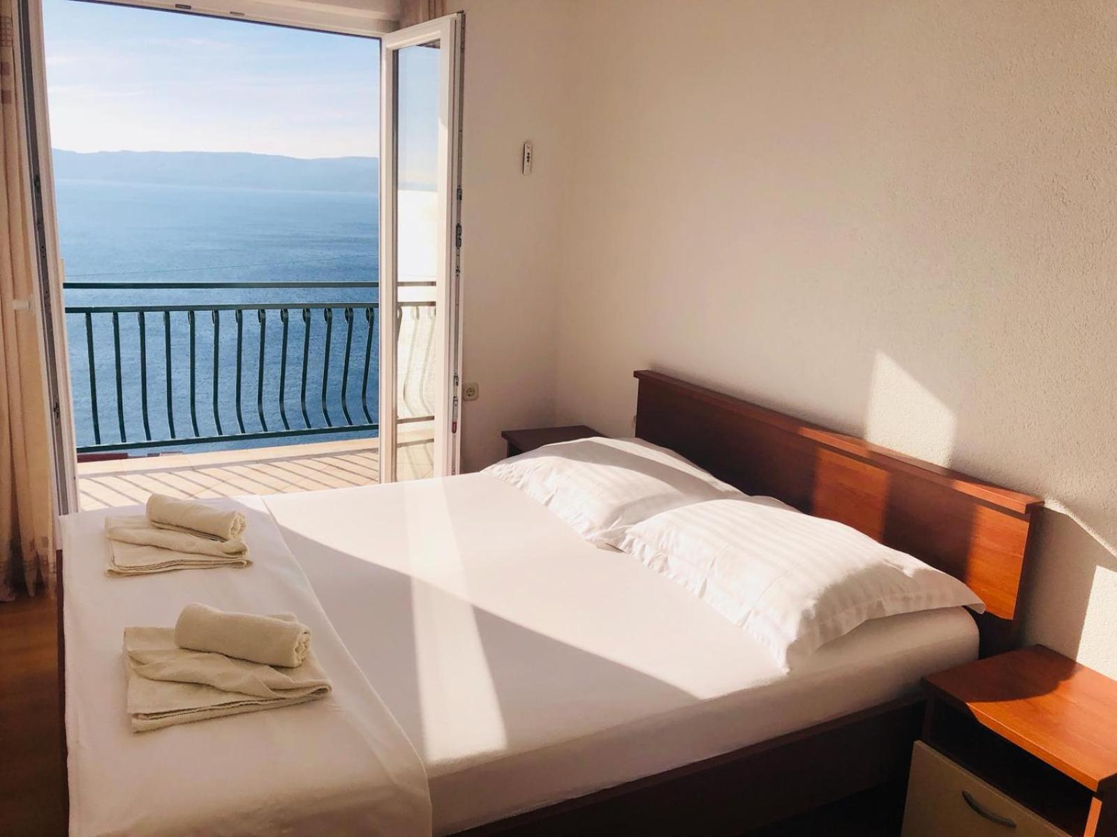 Apartman Stevic Pisak Exteriör bild